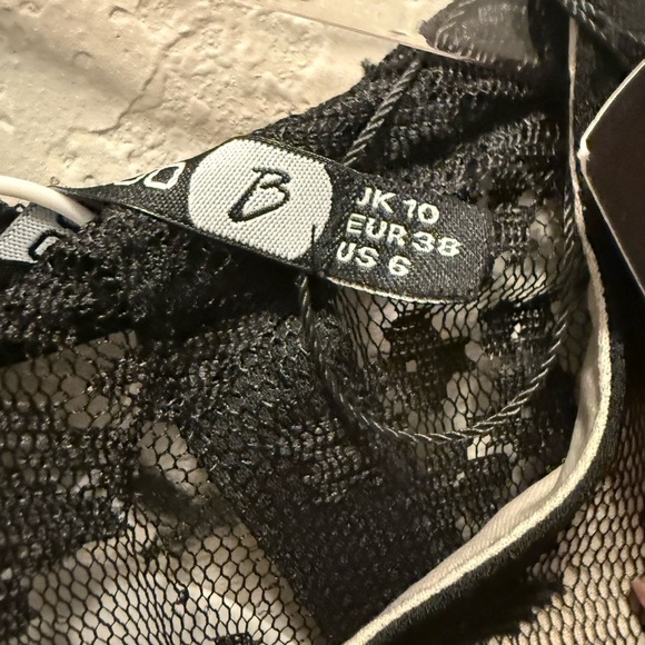 Boohoo Elegant Black Lace Jumpsuit size 6 - Picture 6 of 9